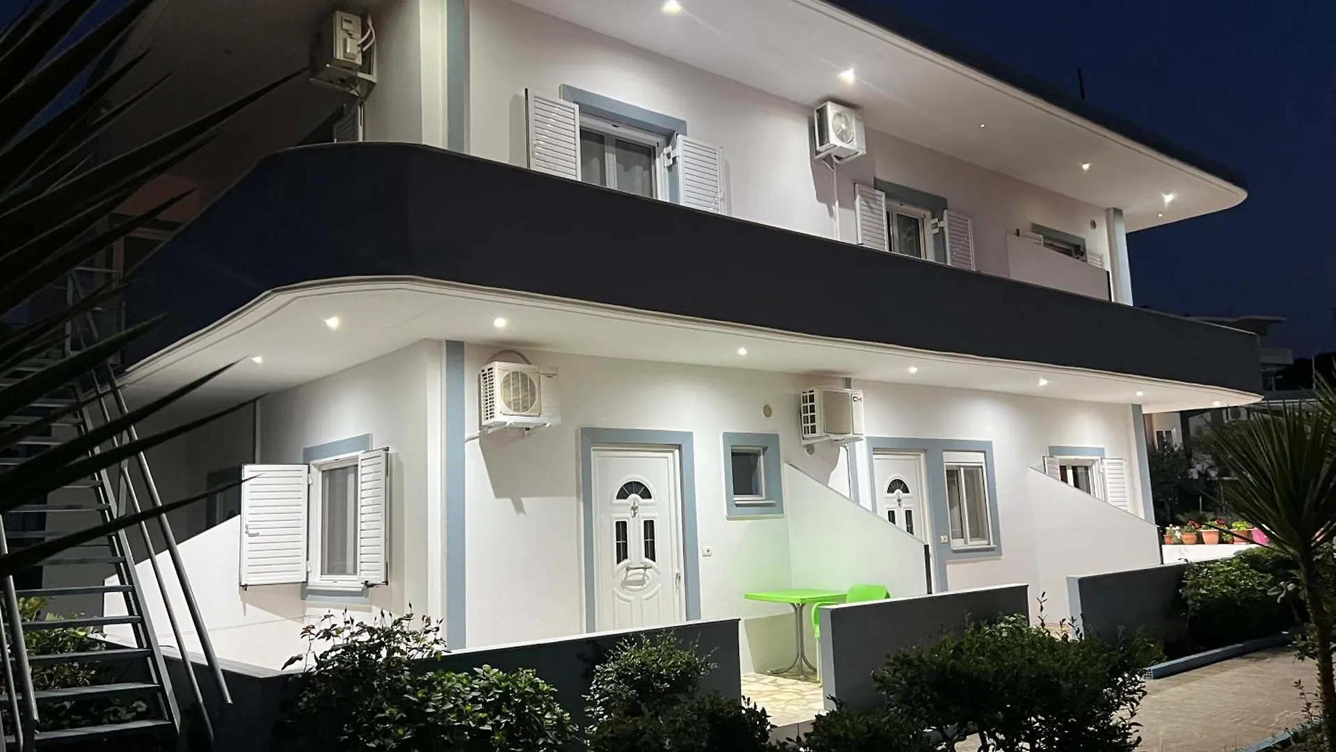 Villa Isufi Ksamil 0*,